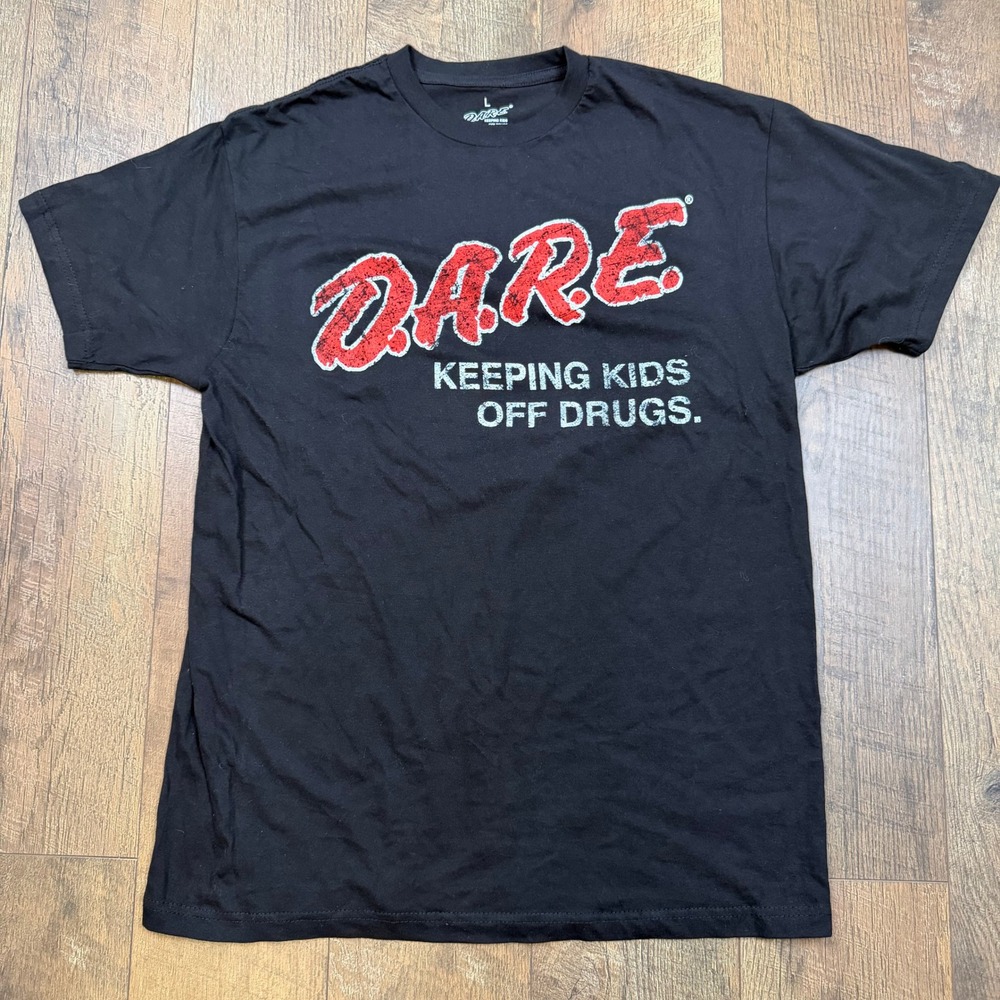 D.A.R.E. Graphic T-Shirt Men Large Black